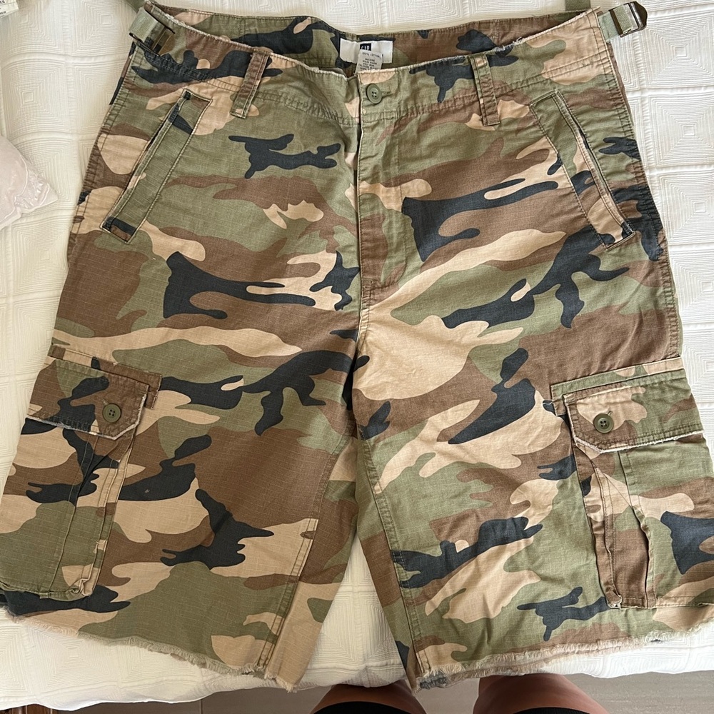 GAP MENS SHORTS